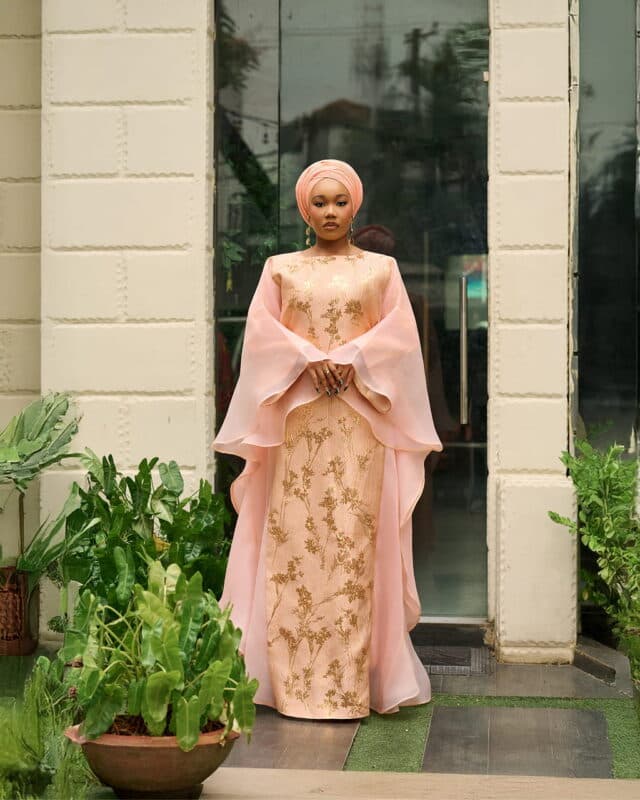 Farah peach rose gold detail