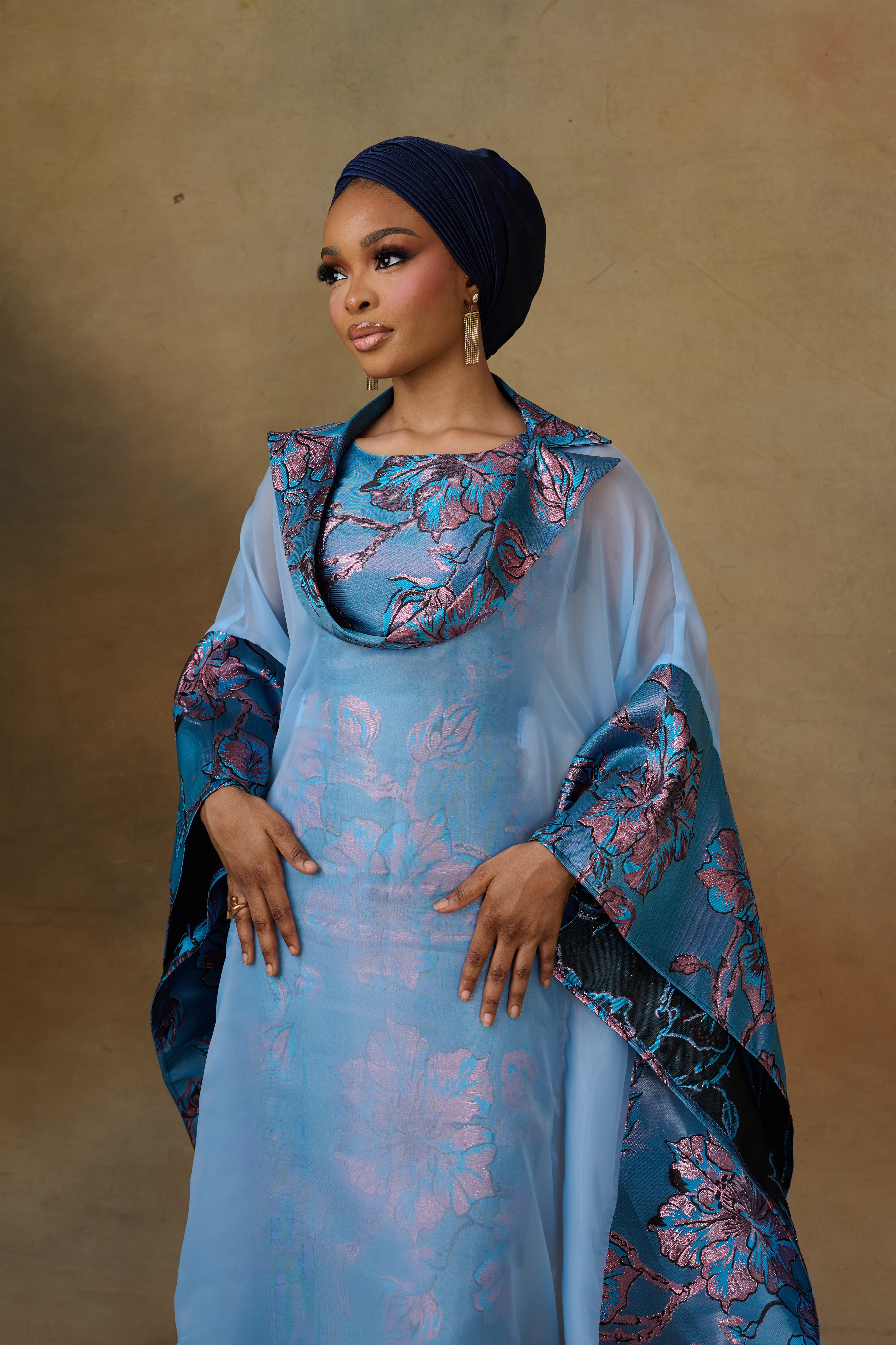 The Saana Didi Brocade Set, Blue/Onion, angle 2